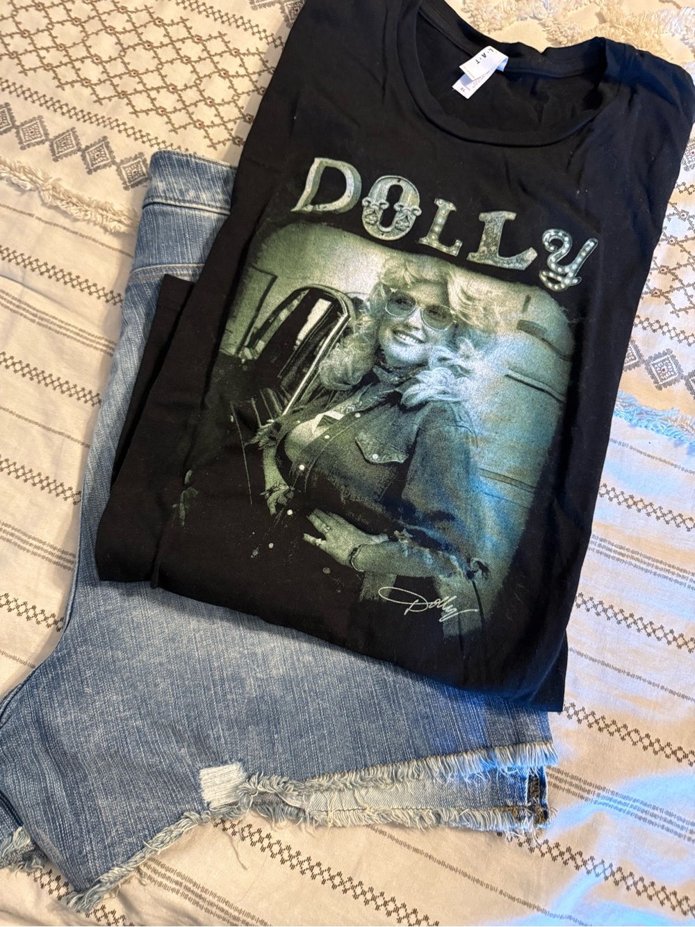 Dolly Graphic Tee - Black